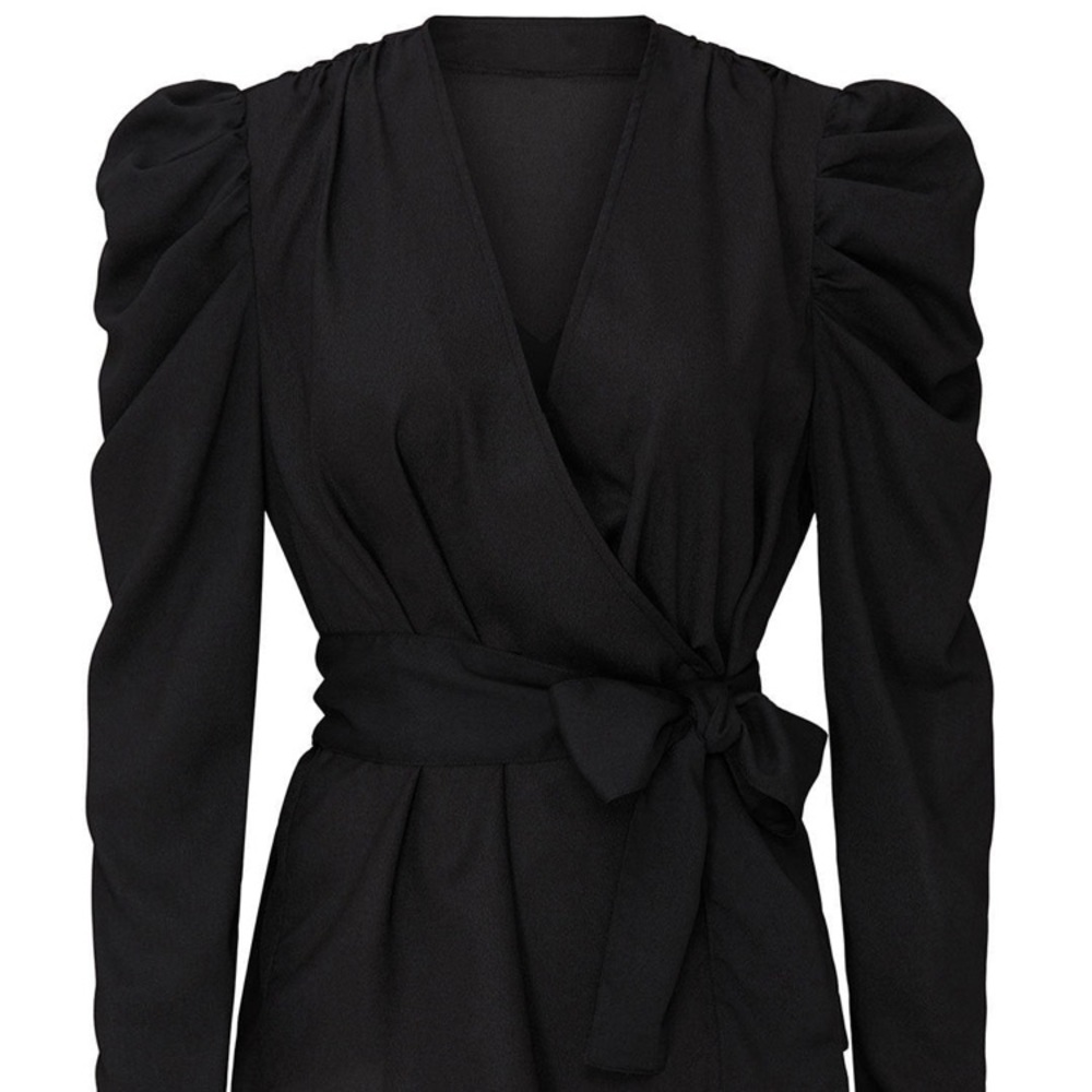 Kendall & Kylie Bianca wrap top